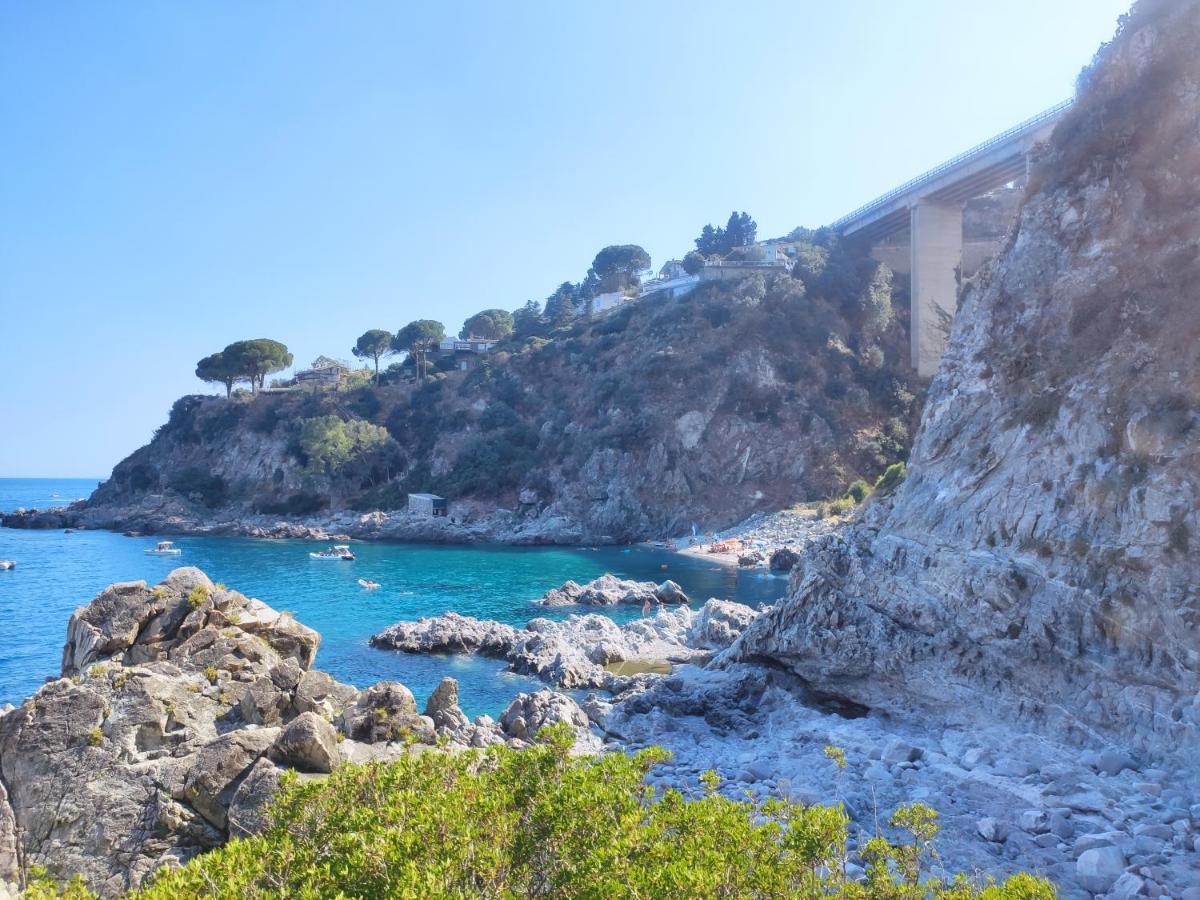 Appartamento Affaccio Sul Mare, Baia Di Copanello Eksteriør billede