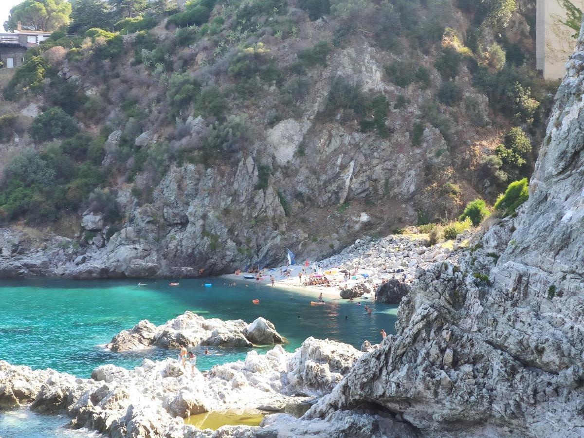 Appartamento Affaccio Sul Mare, Baia Di Copanello Eksteriør billede